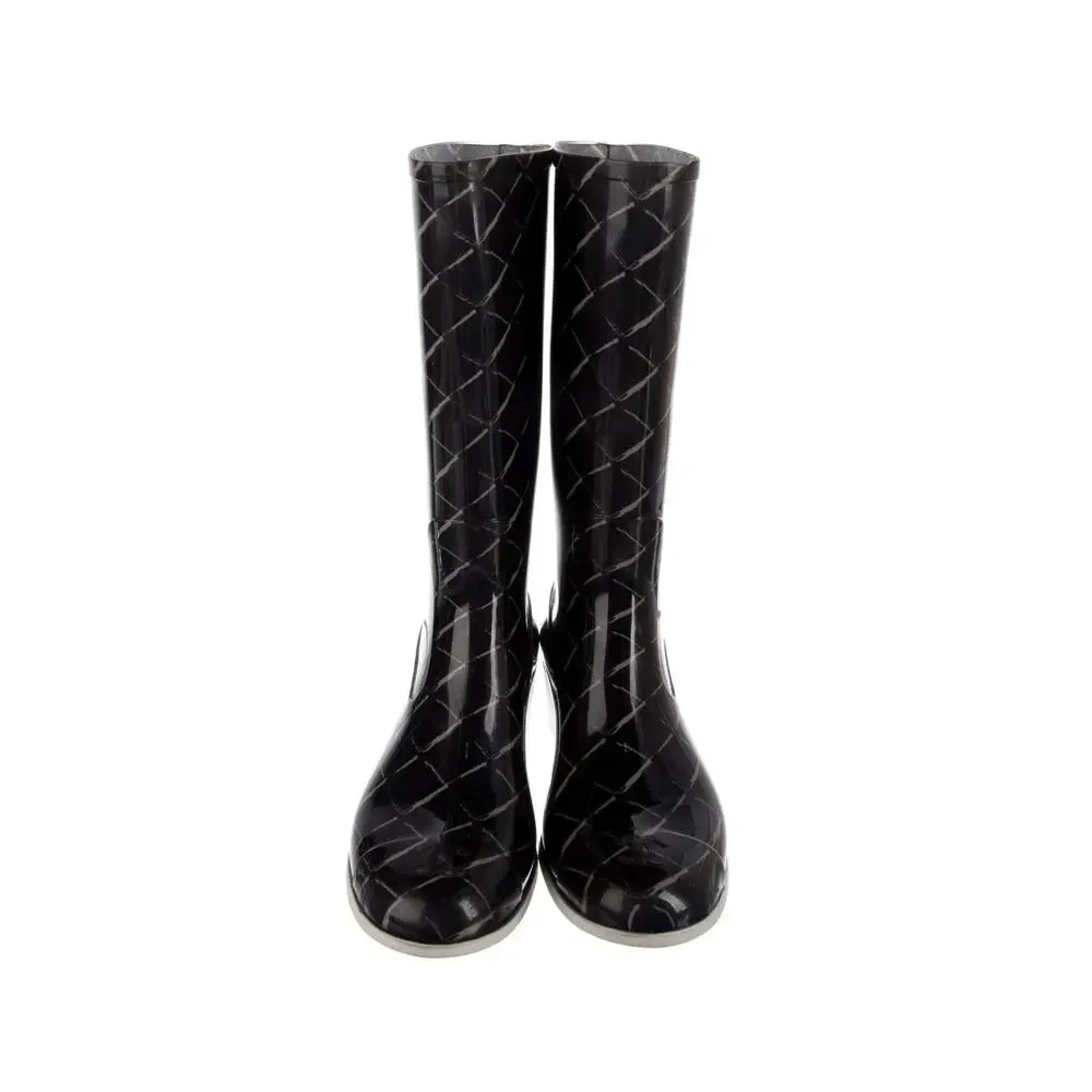 Chanel CC Logo Black Quilted Rubber Rain Boots Cap Toe IT 39